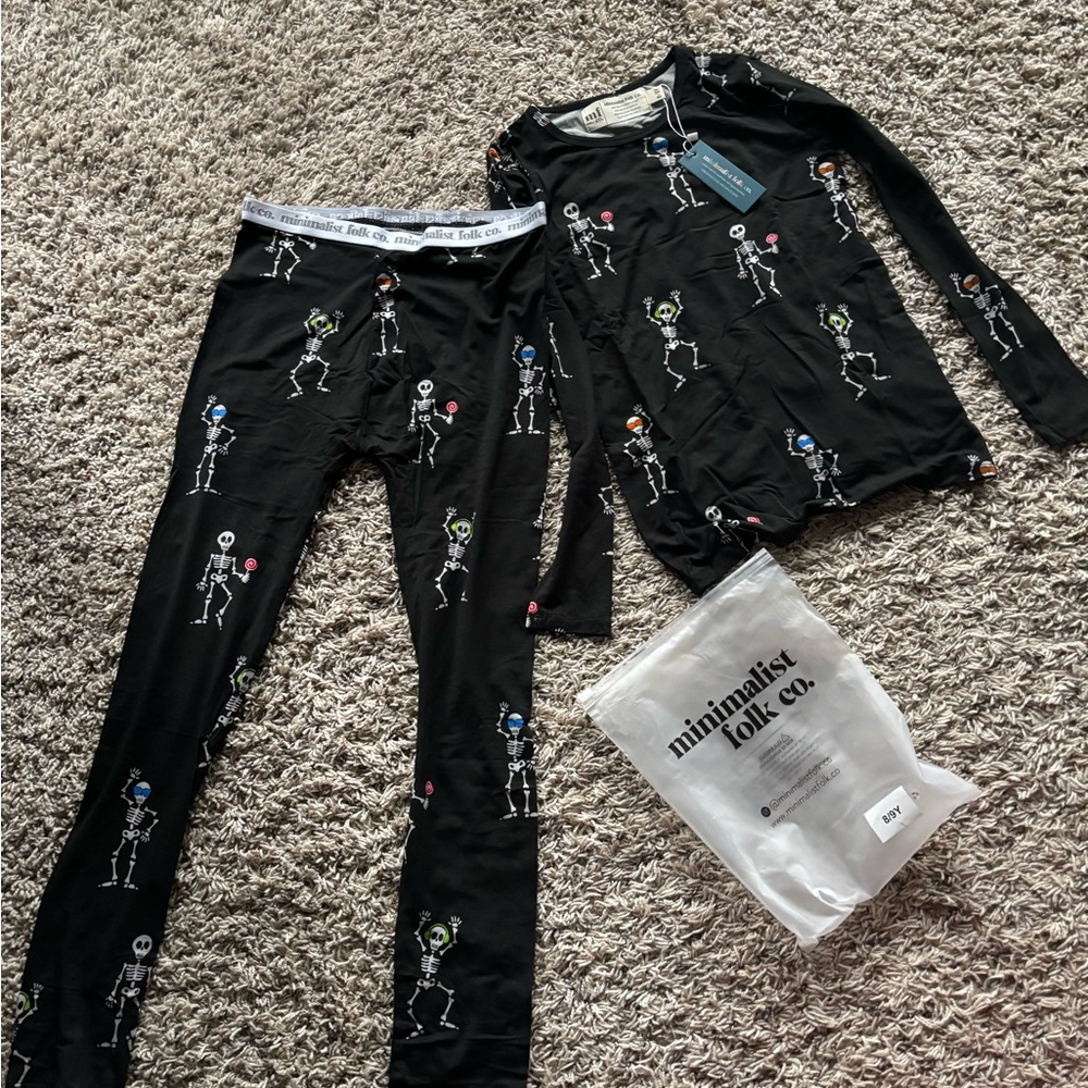 Minimalist folk Skeleton Print Pajama Set size 8-9